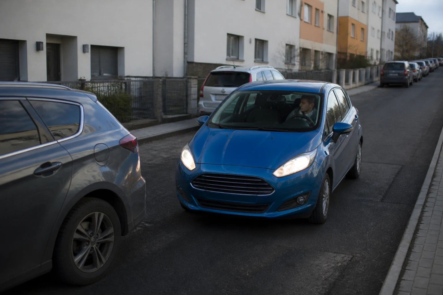 Ilustrační obrázek k článku: Ford v patentu popsal auto, které by se samo přemístilo před zloději